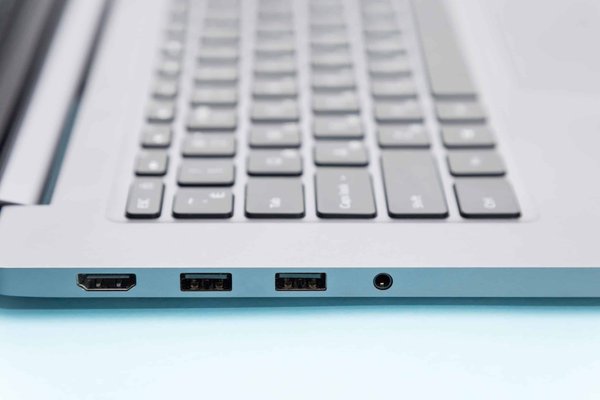 Quelle méthode pour transférer des photos d'un Nikon D3500 vers un iPad pour un partage facile ?